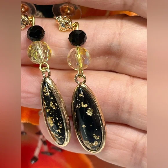 Elegant Gold and Black Dangle Earrings - Picture 5 of 6